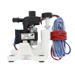 Perfil completo del ensamblaje de la bomba de agua LG AHA32883203, con su motor, base blanca y el cableado eléctrico azul y rojo.