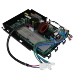 Tarjeta control Midea 17222000024572 vista desde ángulo diagonal con cableado de colores