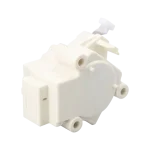 Motor de drenaje 5250FA1731Q en perspectiva con conector de 3 pines