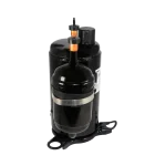 Compresor KSK89D29UEZD – Vista lateral con base Compresor KSK89D29UEZD para aire acondicionado, vista lateral con base y conectores