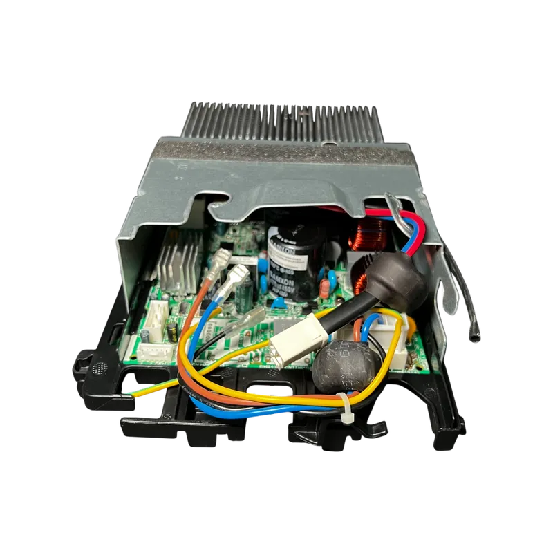 electronic control box Midea 17222000034494 con disipador y arnés de cables, vista frontal