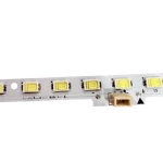 Detalle de la barra LED compatible con el televisor 32K366W mostrando puntos de luz y conectores