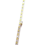 Vista lateral de la barra LED compatible con el televisor 32K366W