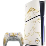 Consola PS5 y mando con diseño de montaña dorada en fondo blanco