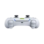 Mando de juegos PS5 blanco con diseño innovador Mando de juegos PS5 blanco con joysticks negros y luces azules, diseño ergonómico
